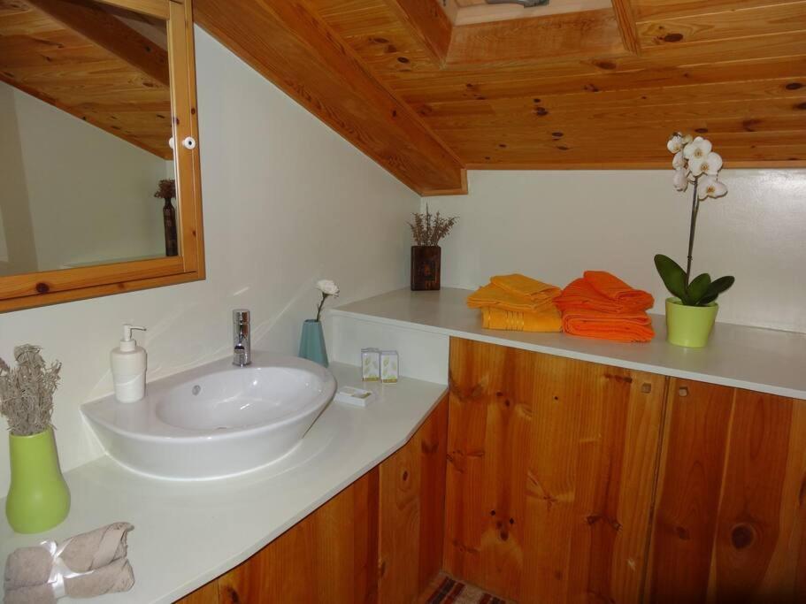 Charm And Fantastic View In A Fully Equipped Home In Center Лиссабон Экстерьер фото